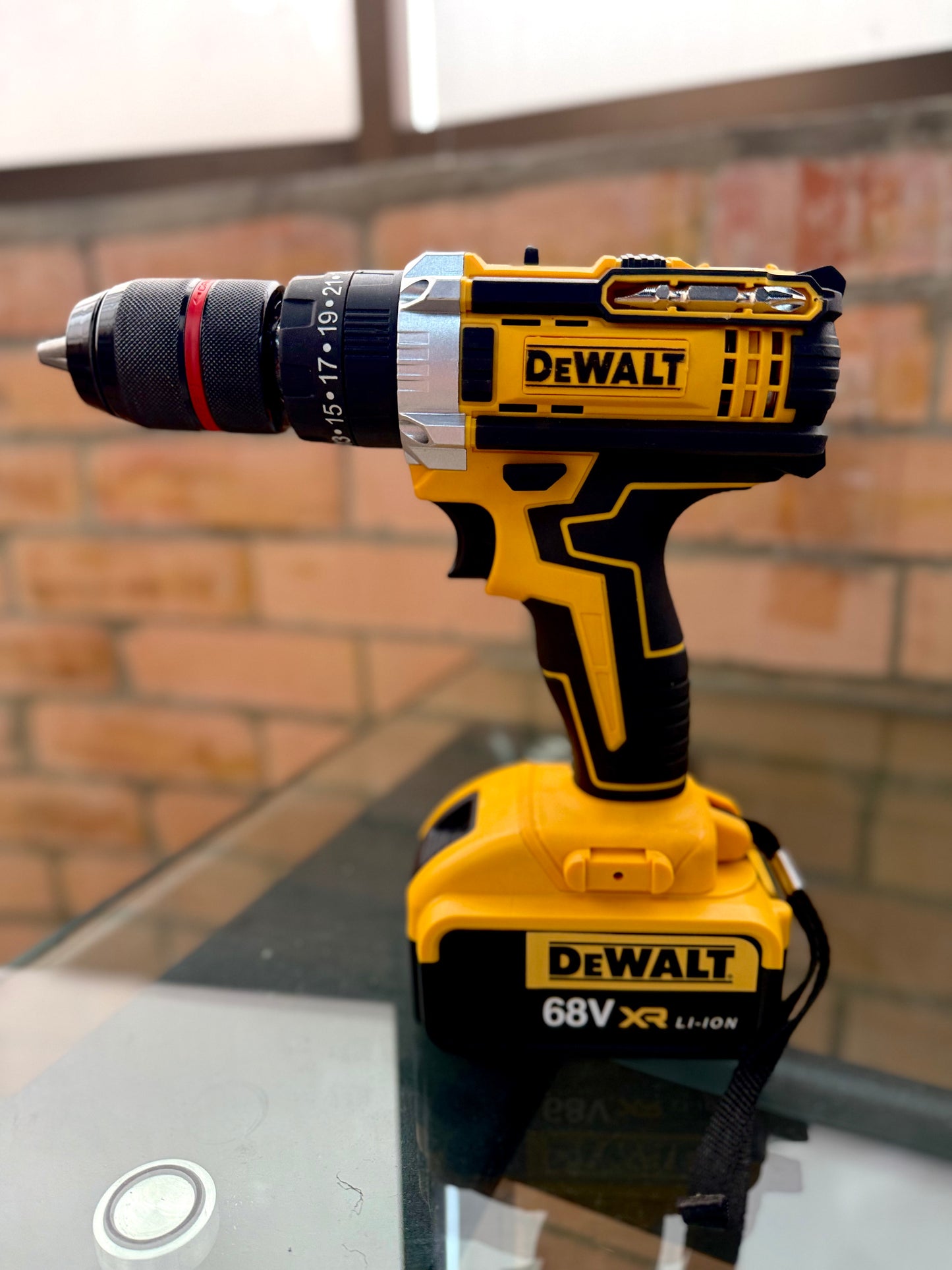 Taladro Inalámbrico 68V tipo DEWALT con Kit completo – Inteligente y Funcional